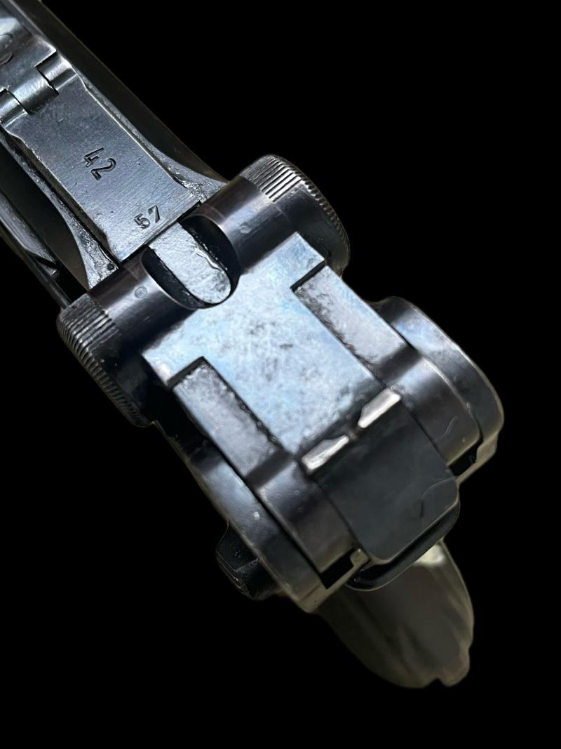 DEACTIVATED WW2 GERMAN 1939 DATED LUGER (MATCHING) (UK DEACTIVATION)