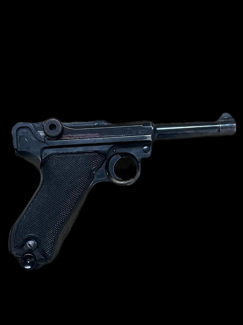 DEACTIVATED WW2 GERMAN 1939 DATED LUGER (MATCHING) (UK DEACTIVATION)