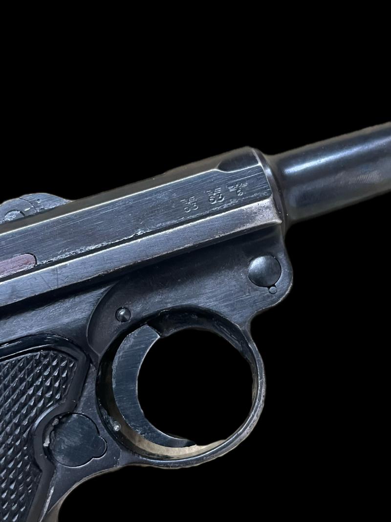 DEACTIVATED WW2 GERMAN 1939 DATED LUGER (MATCHING) (UK DEACTIVATION)