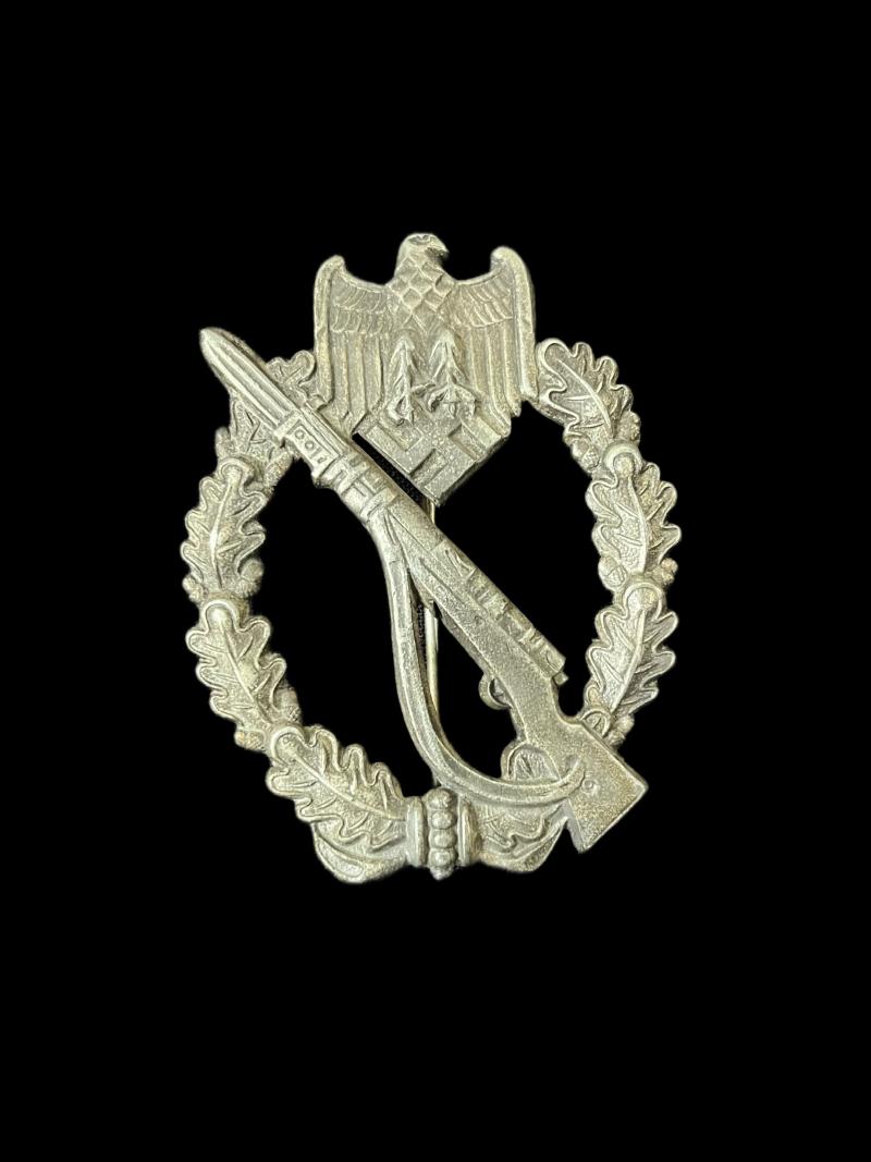 WW2 GERMAN INFANTRY ASSAULT BADGE IN SILVER (FCL)