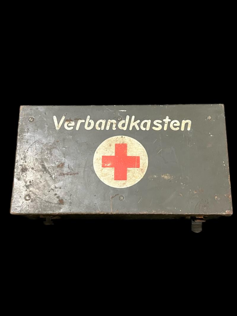 WW2 GERMAN VERBANDKASTEN (MEDICAL BOX)