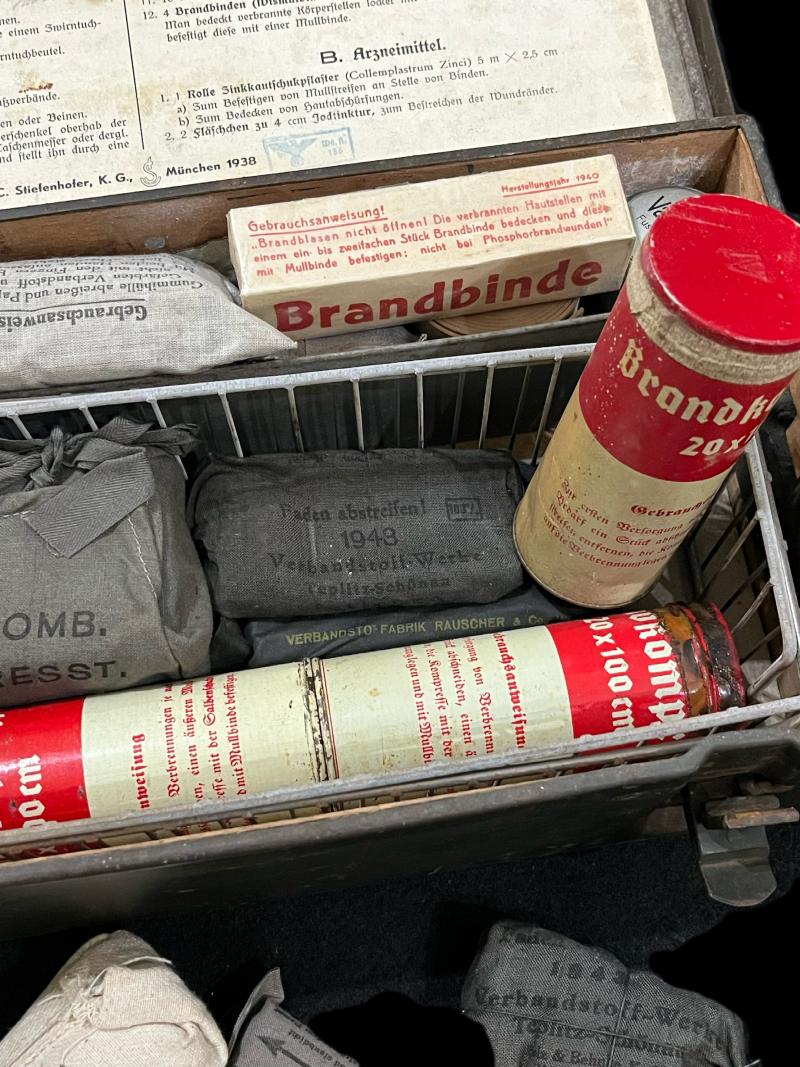 WW2 GERMAN VERBANDKASTEN (MEDICAL BOX)