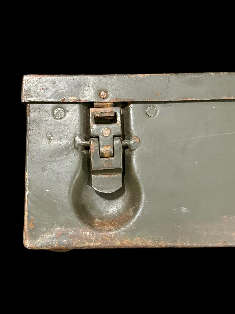 WW2 GERMAN VERBANDKASTEN (MEDICAL BOX)