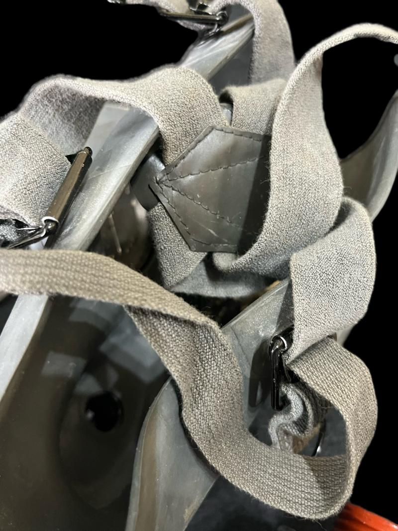 CZECH CHEMA GAS MASK WITH FILTER AND TIN