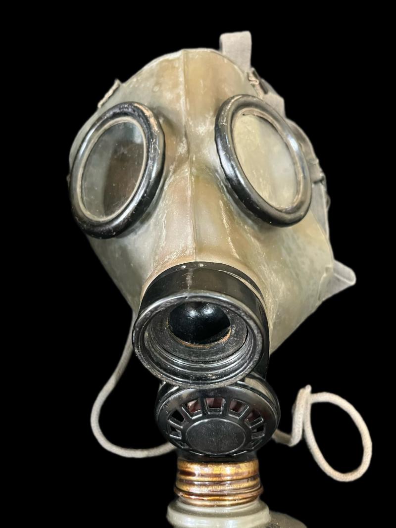 CZECH GAS MASK WITH FILTER AND TIN