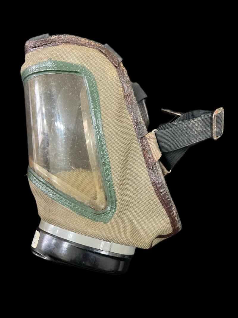 GERMAN DR HUGO STOLZENBERG GAS MASK