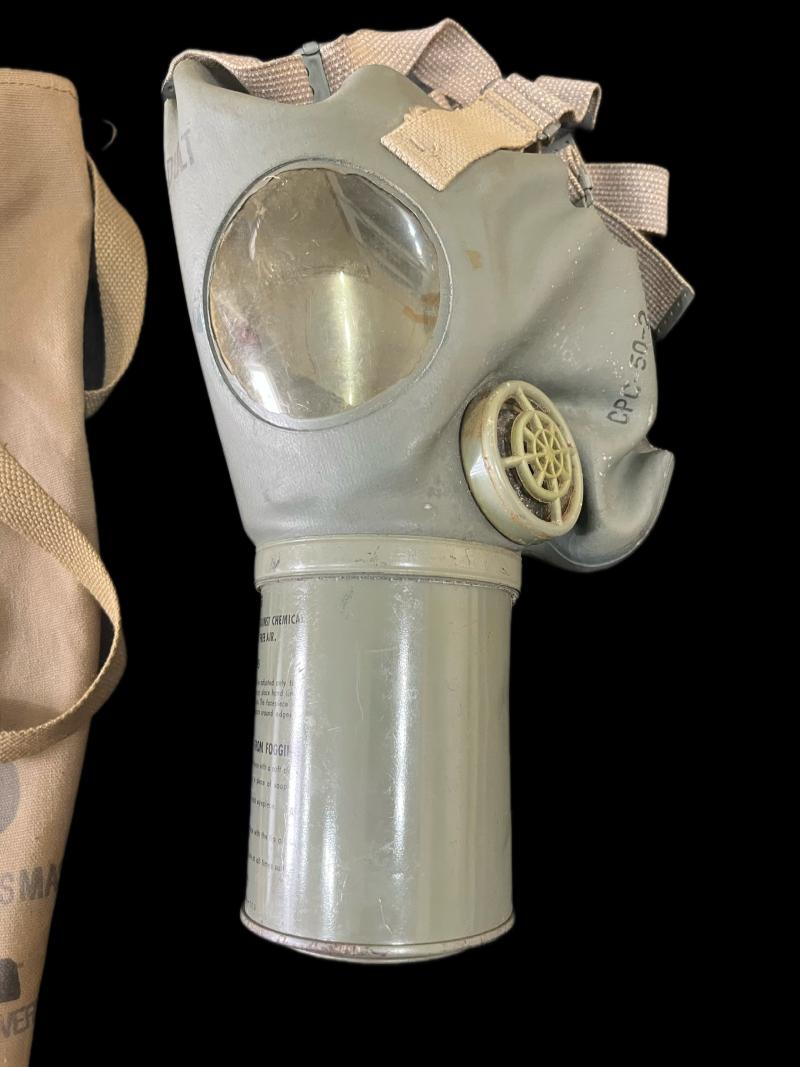 WW2 U.S. M1A2-1-1 NON COMBATANT GASMASK SET
