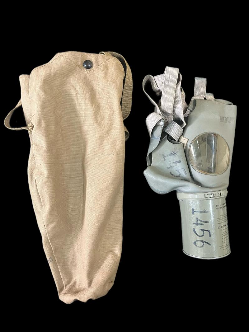 WW2 U.S. M1A2-1-1 NON COMBATANT GASMASK SET