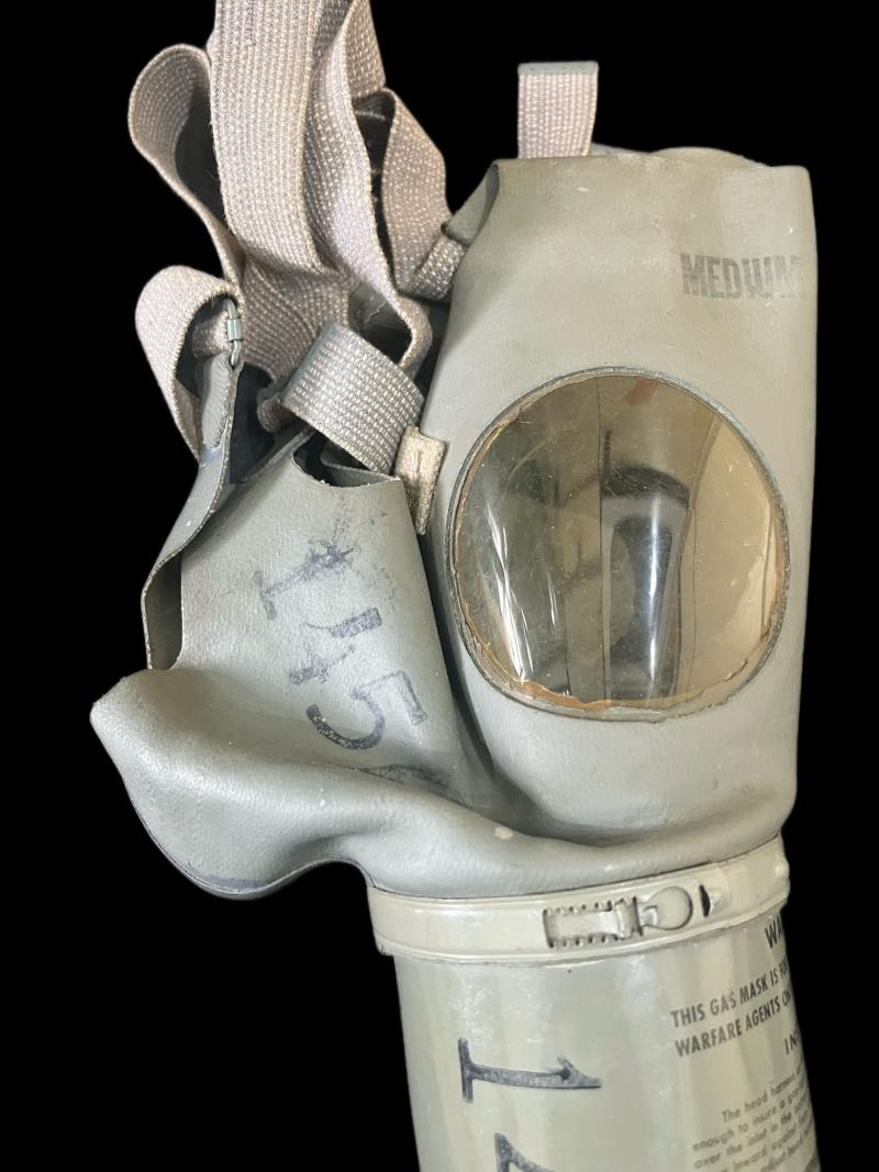 WW2 U.S. M1A2-1-1 NON COMBATANT GASMASK SET