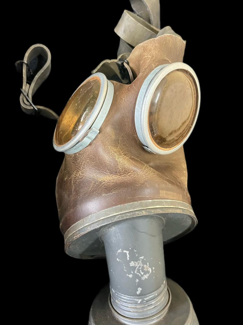 WW2 FRENCH GAS MASK WITH FILTER AND TIN