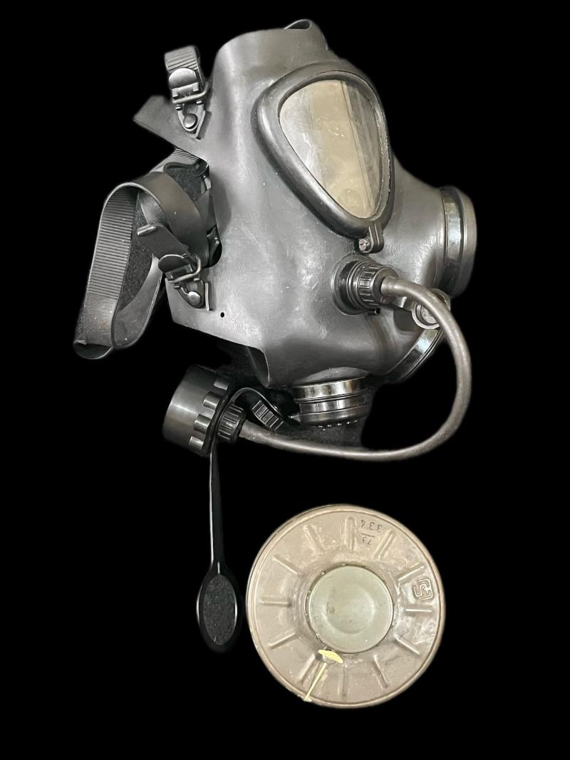 ISRAELI M15 GAS MASK AND FILTER
