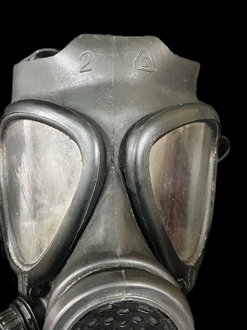 ISRAELI M15 GAS MASK AND FILTER