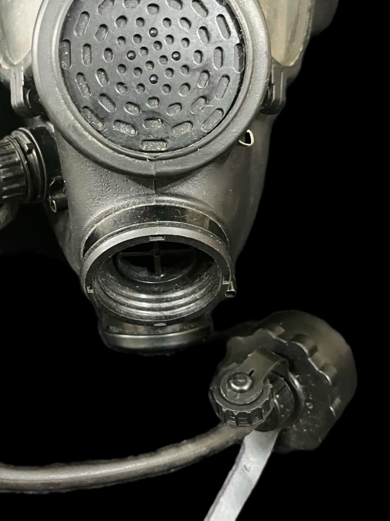ISRAELI M15 GAS MASK AND FILTER