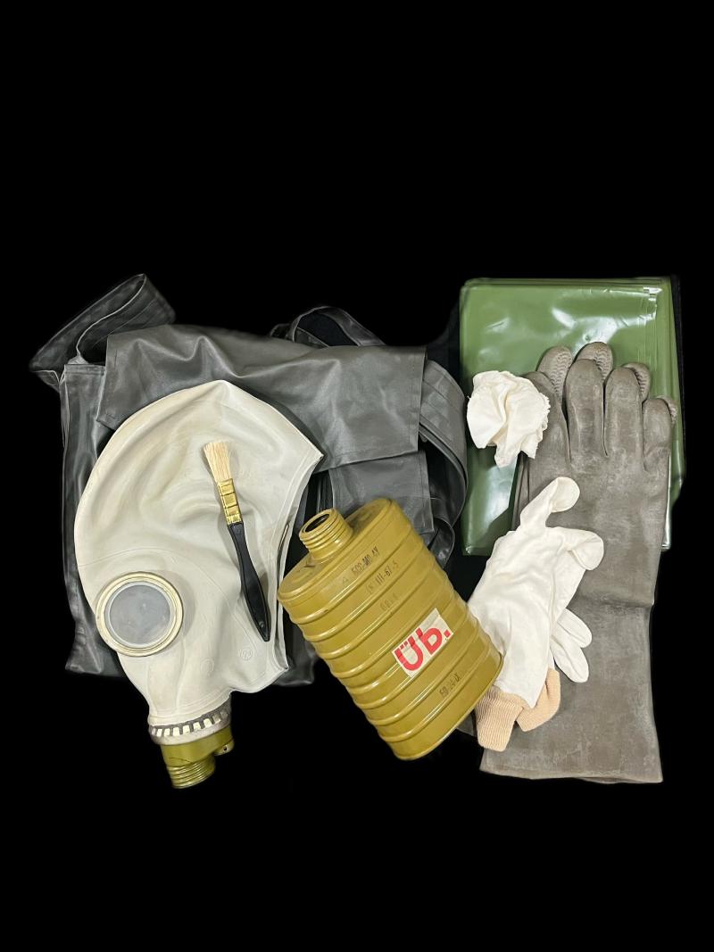 EAST GERMAN GAS MASK SET WITH A SOVIET GP-5 MASK