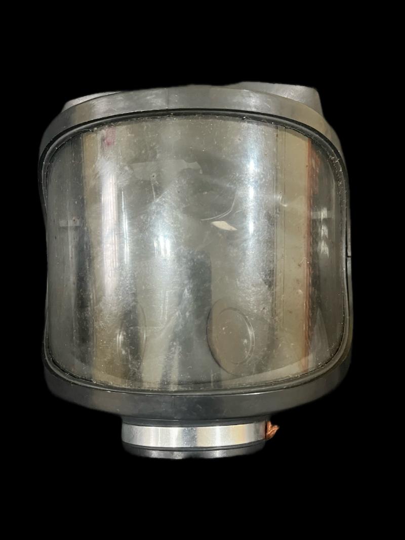 EAST GERMAN DDR FULL FACE GAS MASK