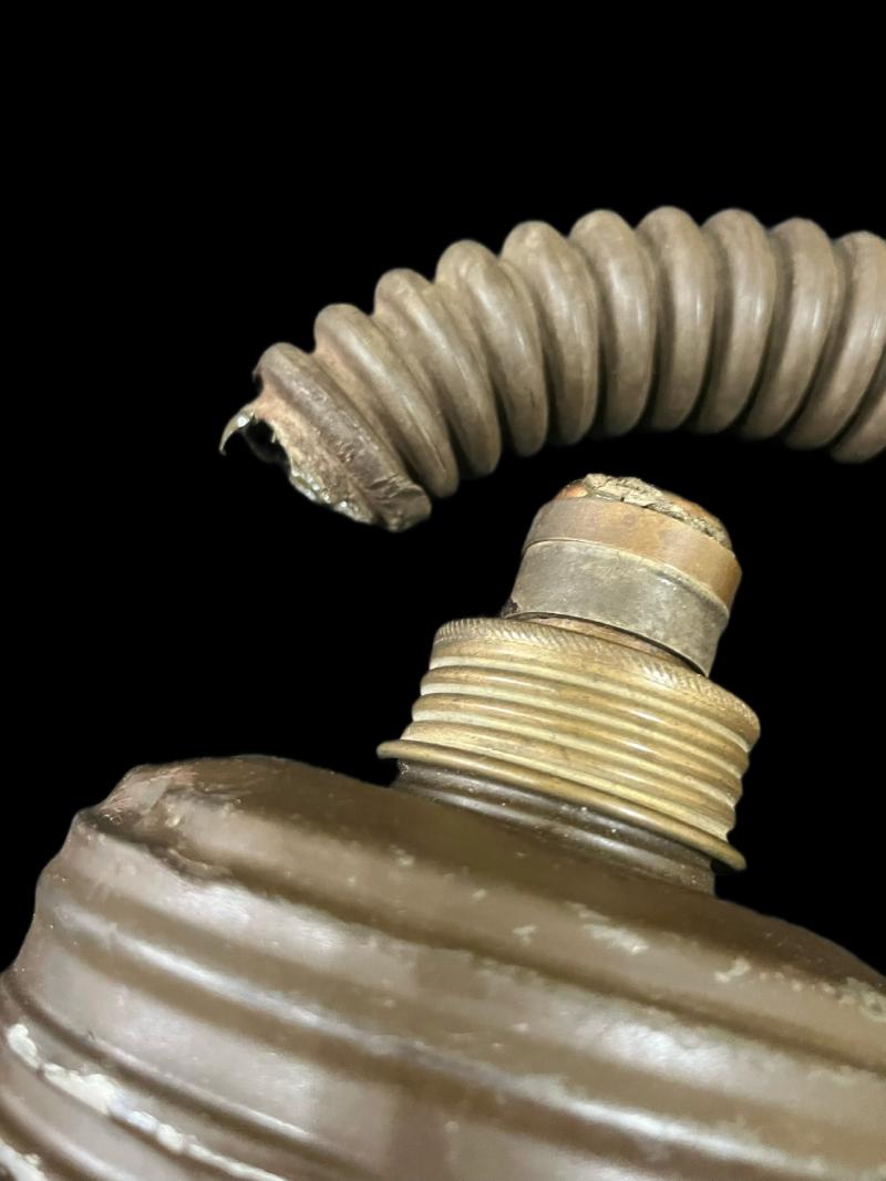 WW2 POLISH WZ.32 GAS MASK WITH HOSE AND FILTER