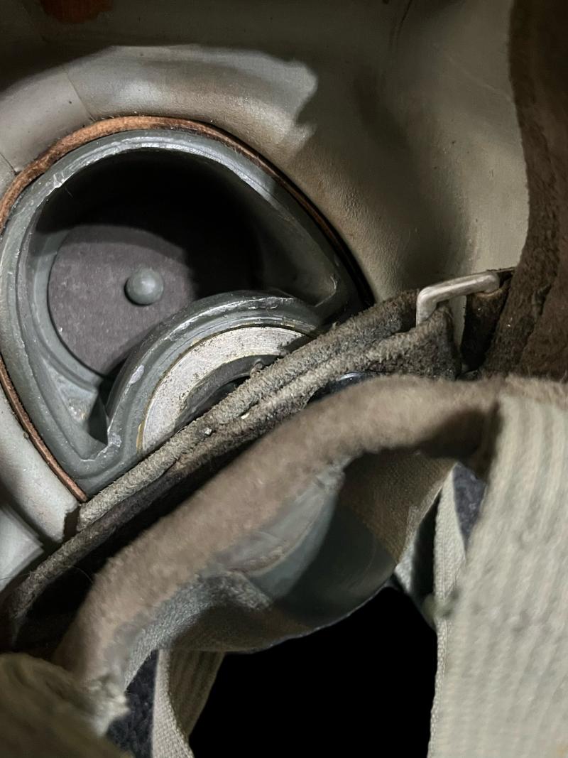 WW2 GERMAN AUER GM-30 GAS MASK