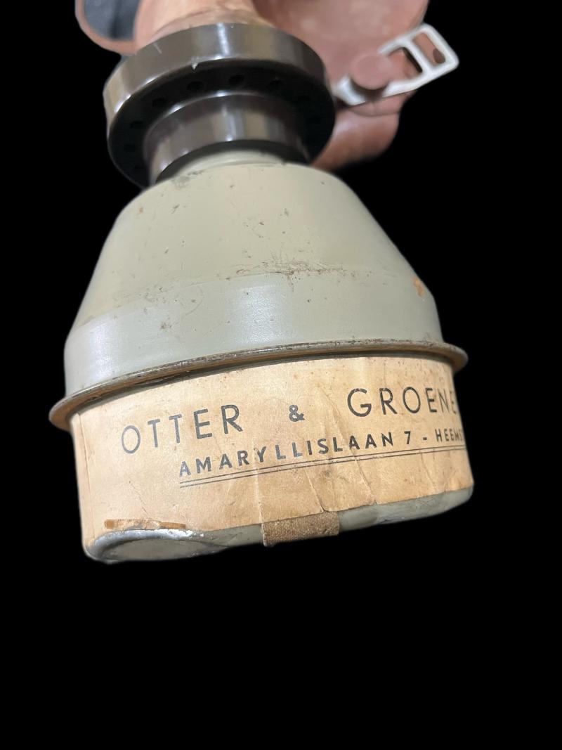 WW2 BELGIAN L.702 GAS MASK WITH FILTER