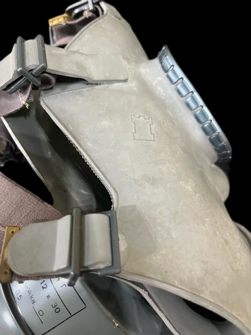 FINNISH M61 GAS MASK WITH FILTER