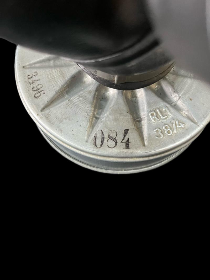 WW2 GERMAN VM-40 GAS MASK AND FILTER