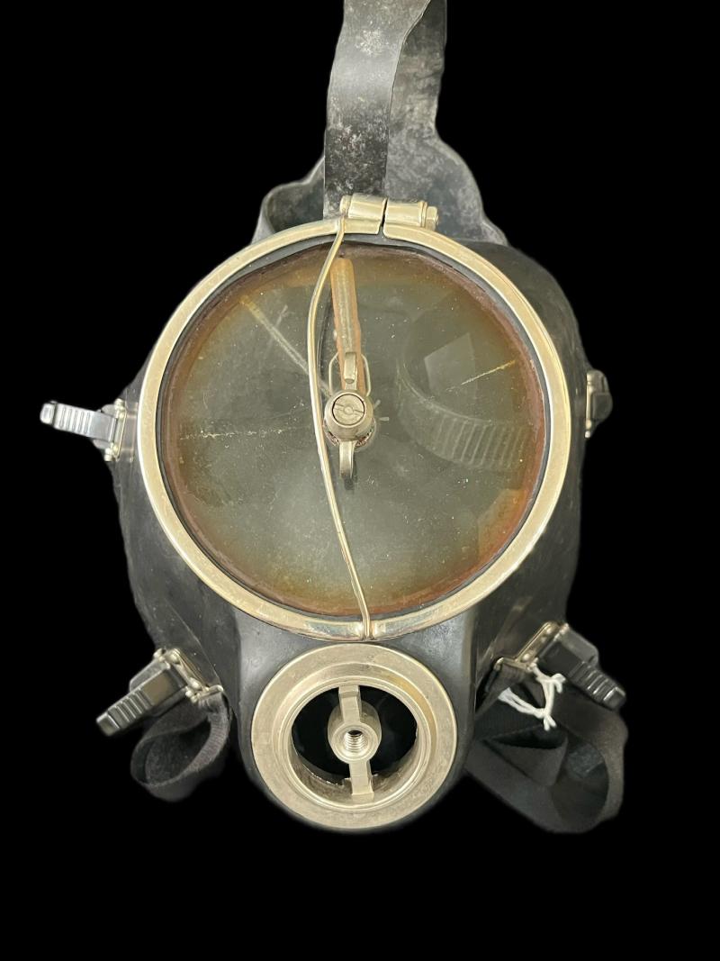 CZECH CHIRANA DM4 GAS MASK