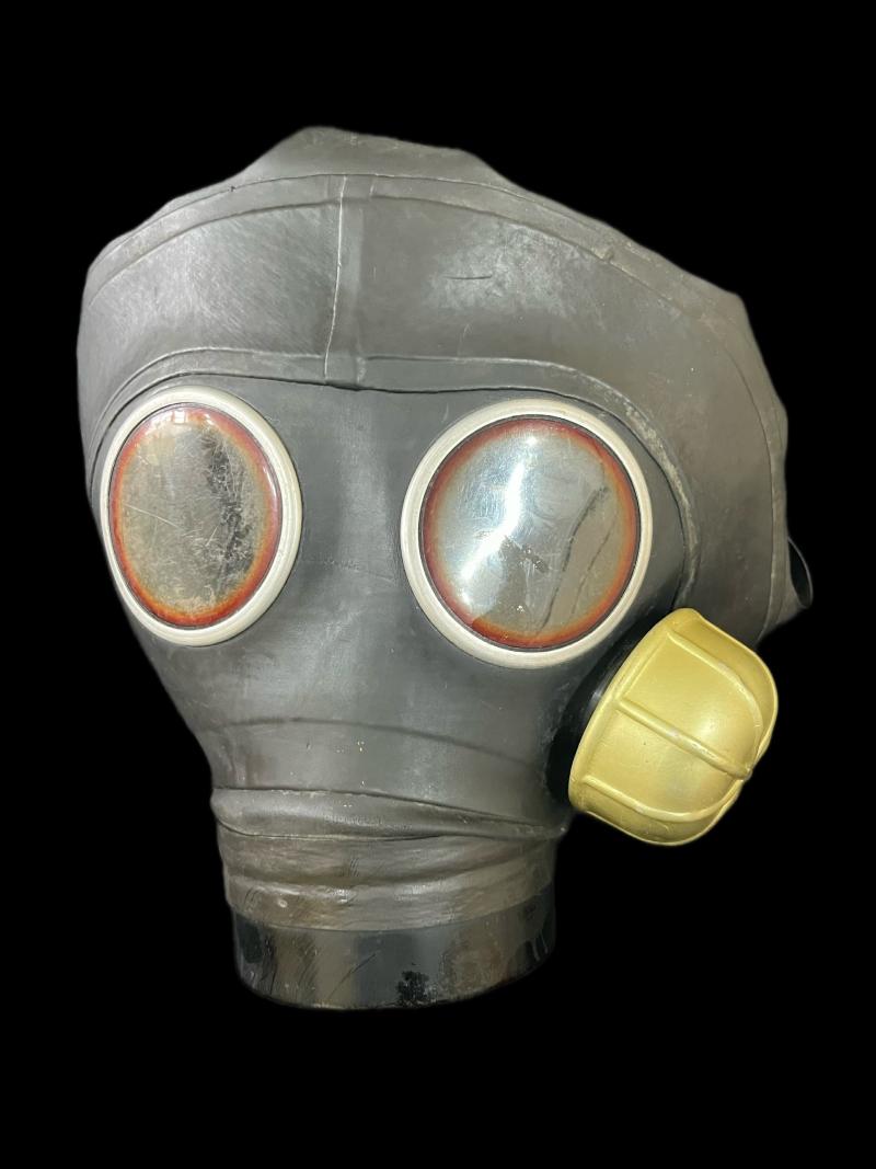 BRITISH C7 GAS MASK