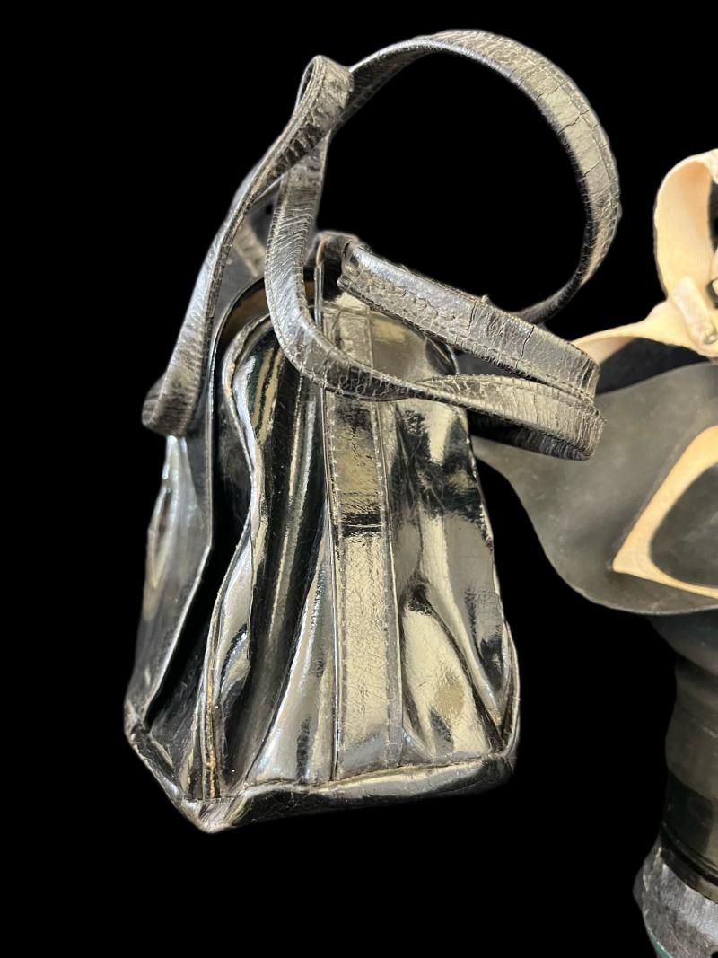WW2 BRITISH CIVILIAN GAS MASK WITH RARE BAG