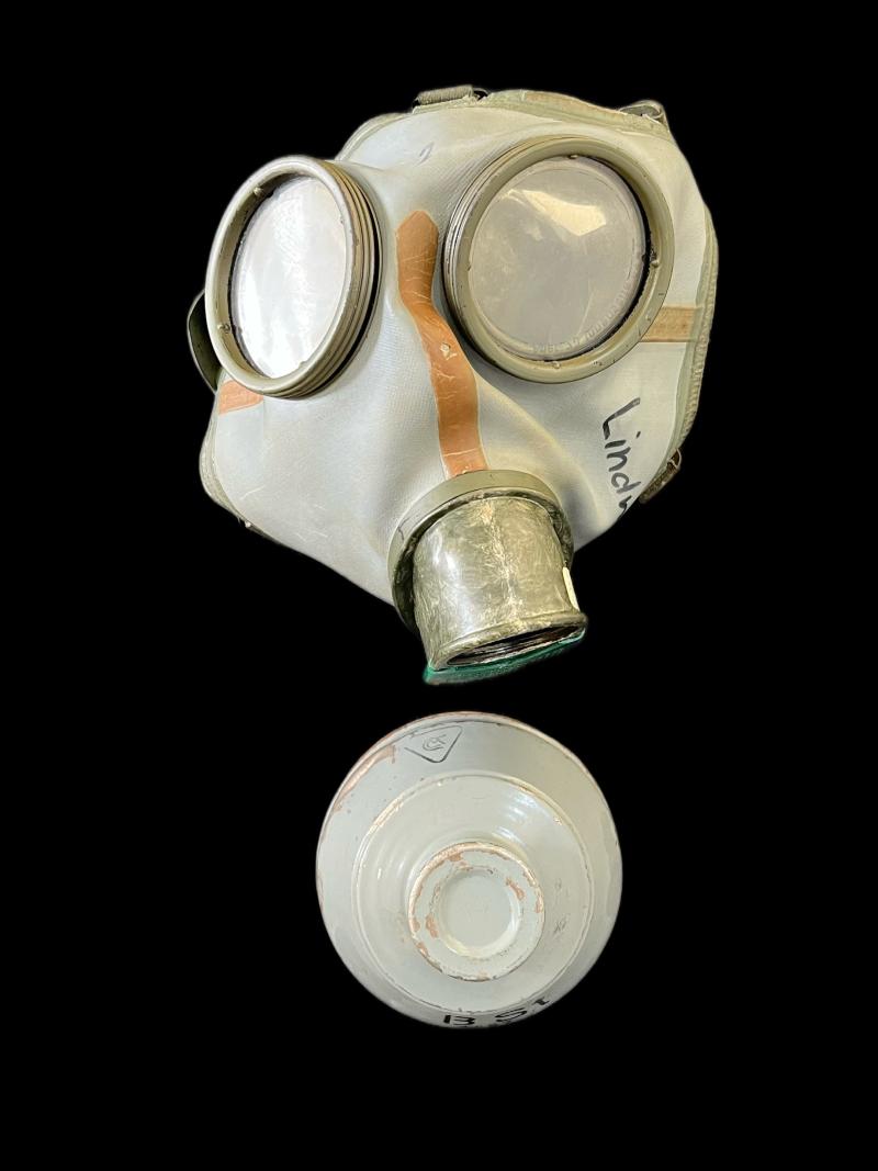 GERMAN AUER 735 GAS MASK AND FILTER