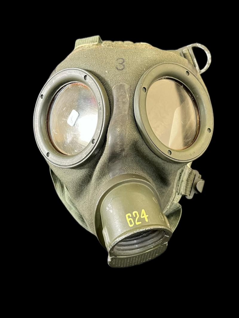 WW2 GERMAN AUER GM30 GAS MASK