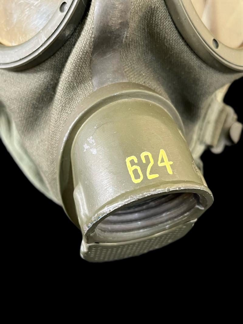 WW2 GERMAN AUER GM30 GAS MASK