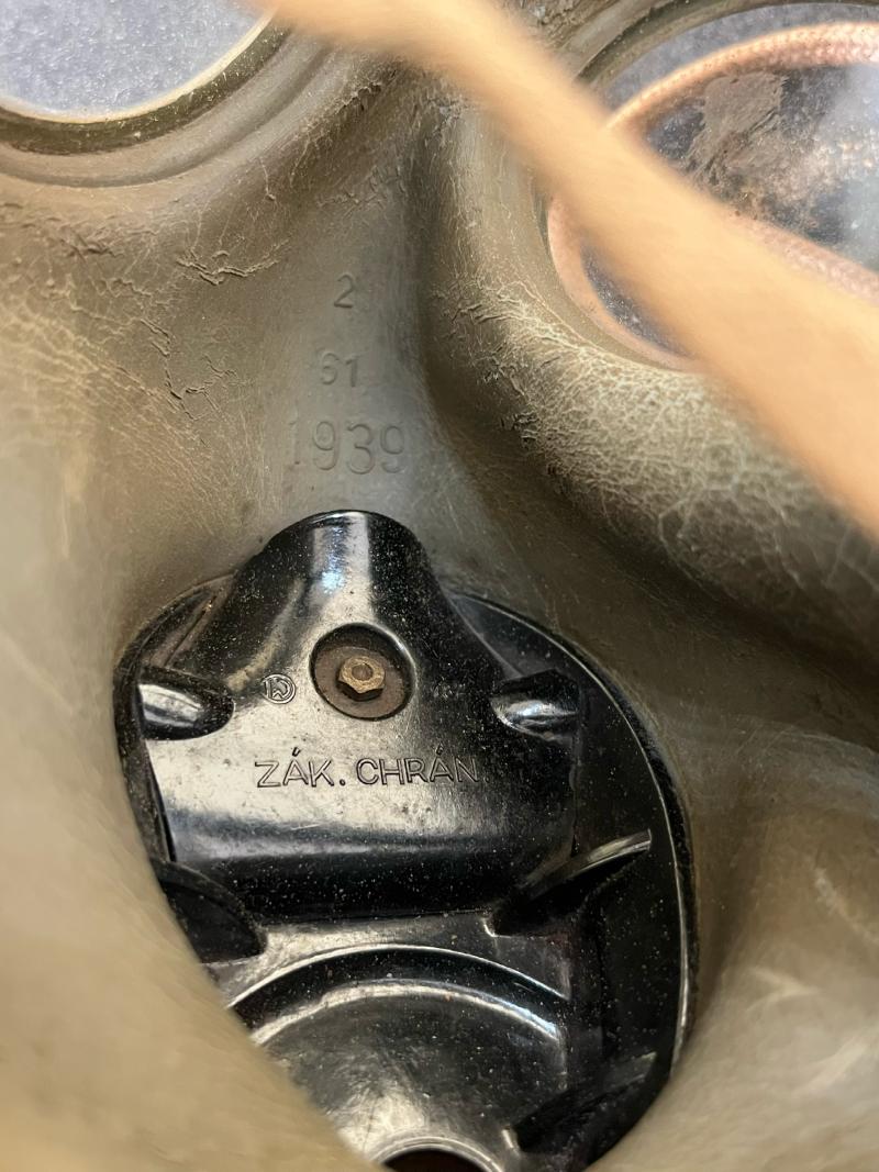 WW2 DUTCH FATRA GAS MASK WITH FILTER