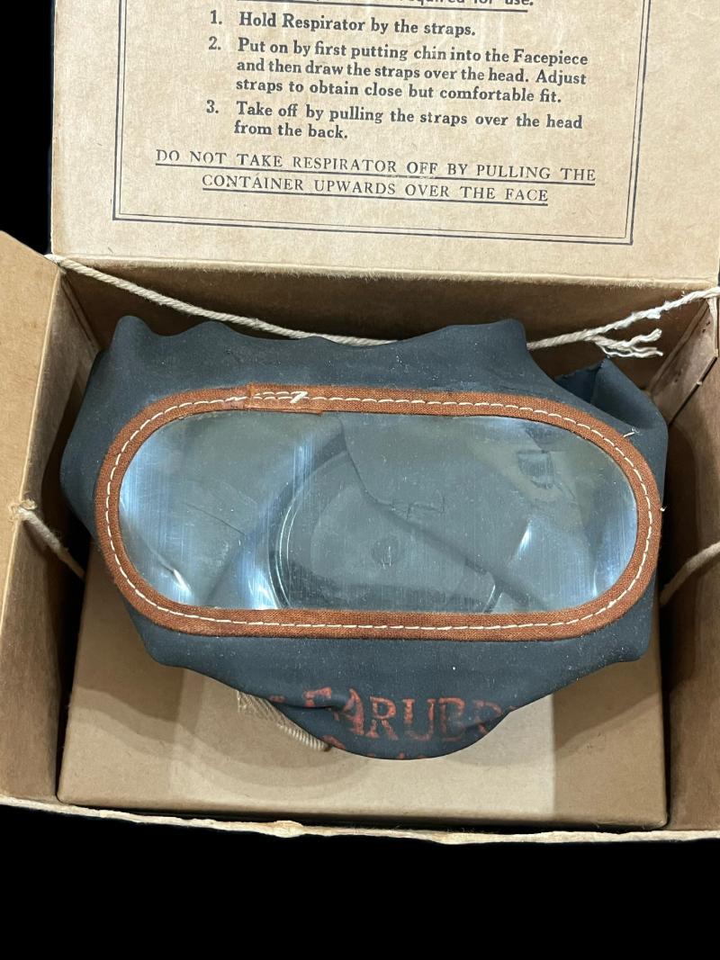 WW2 BRITISH CIVILIAN GAS MASK IN BOX