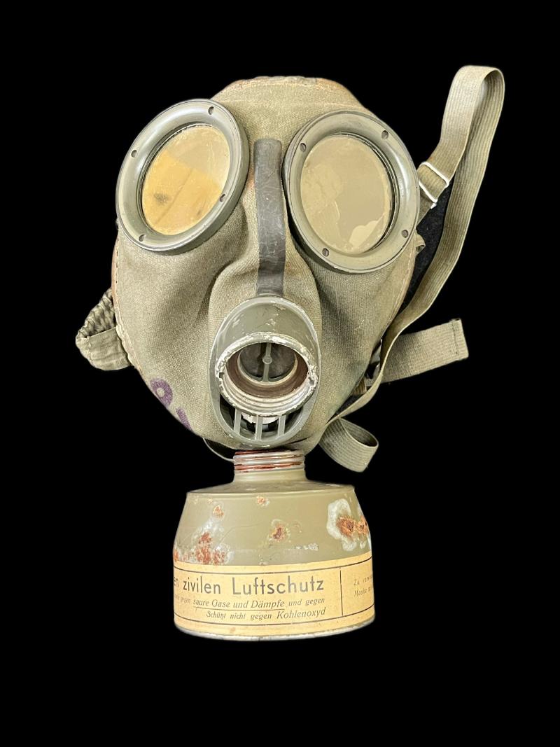 WW2 GERMAN GM30 GAS MASK WITH FILTER