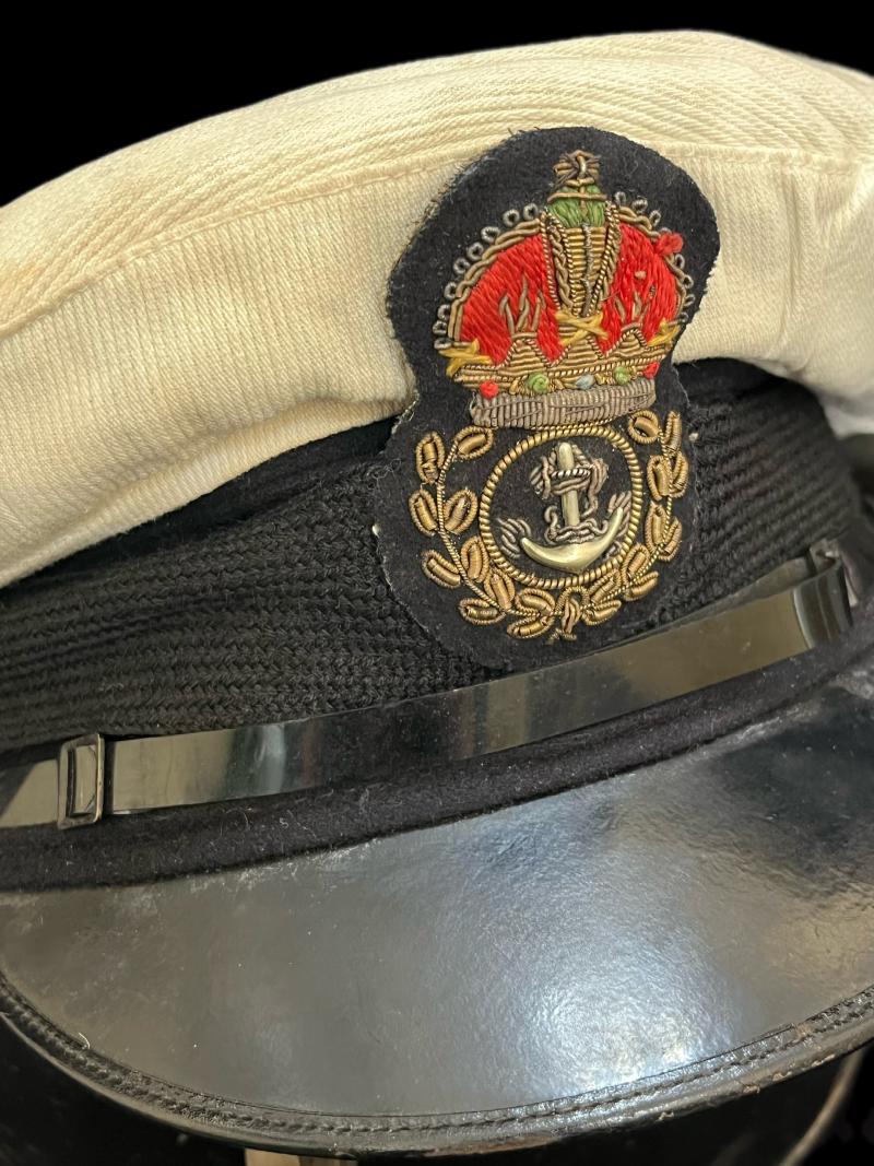 WW2 NAVY CHIEF PETTY OFFICER'S CAP AND TIN (NAMED D.KEMP)