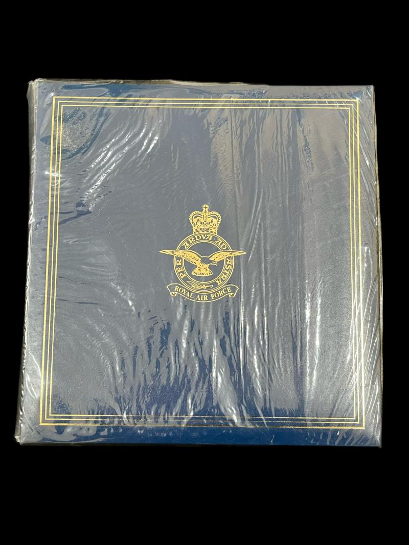 26 X RAF BOMBER COMMAND PILOT PROFILES AND HAND SIGNED SIGNATURES