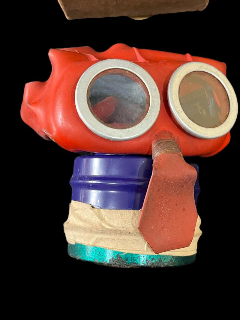 WW2 BRITISH MICKEY MOUSE GAS MASK