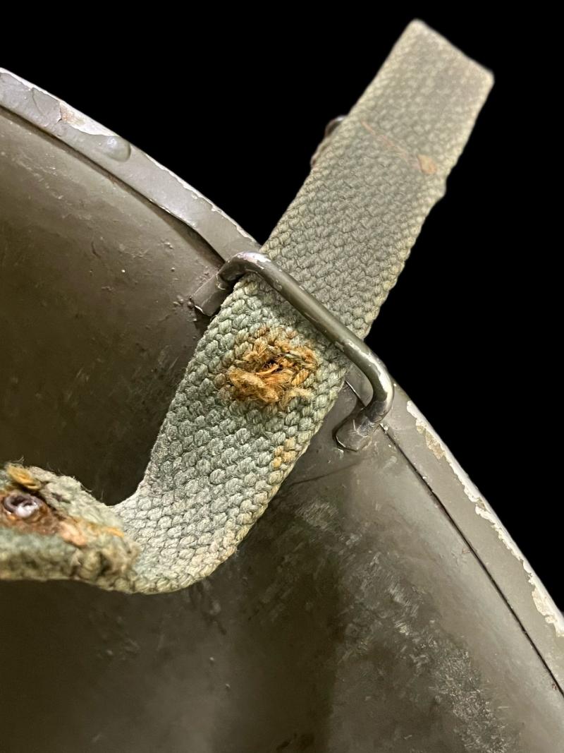 WW2 U.S. M1 FIXED BALE FRONT SEAMED HELMET