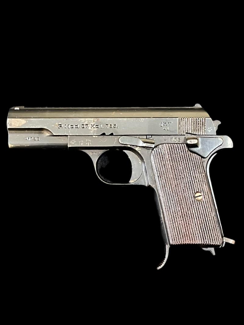DEACTIVATED WW2 GERMAN P.MOD.37 FEMARU PISTOL (MATCHING) (EU DEACTIVATION)