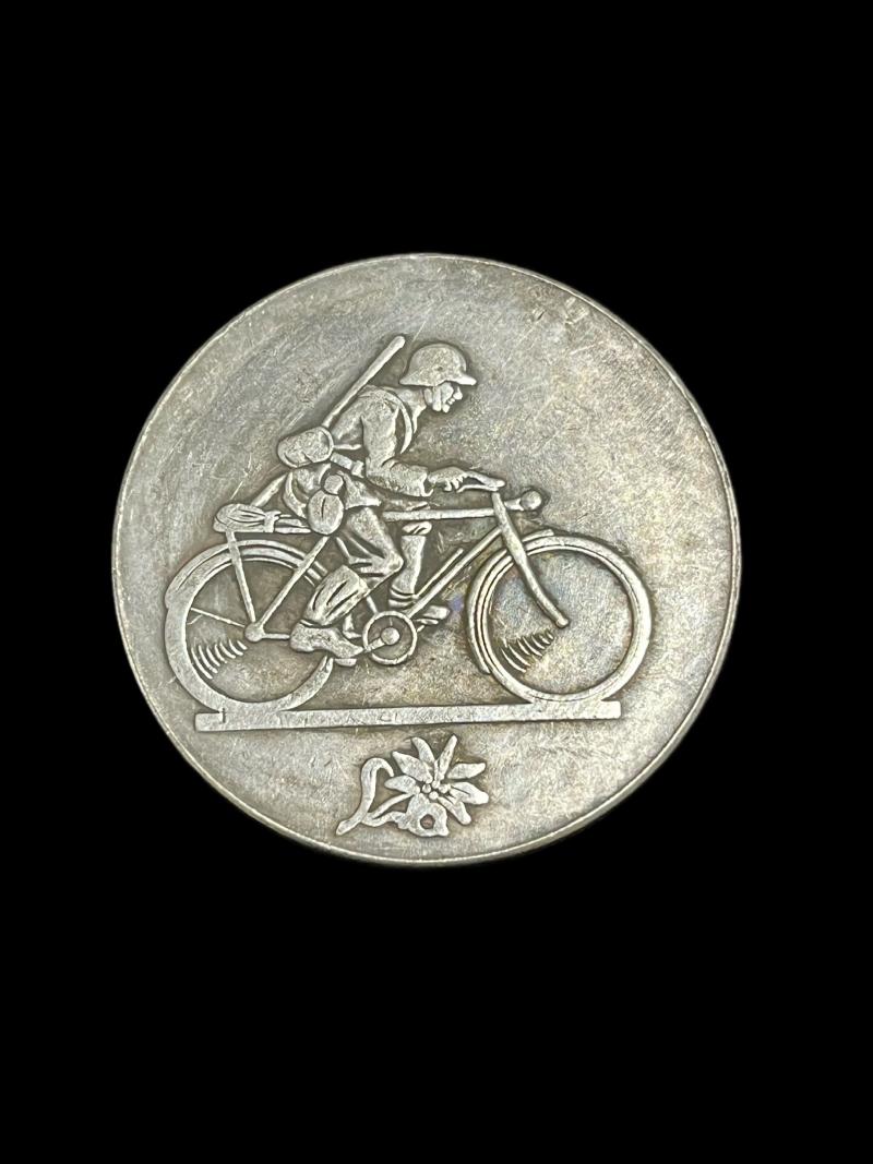 REPRODUCTION 1940 - 1941 MEDAL 