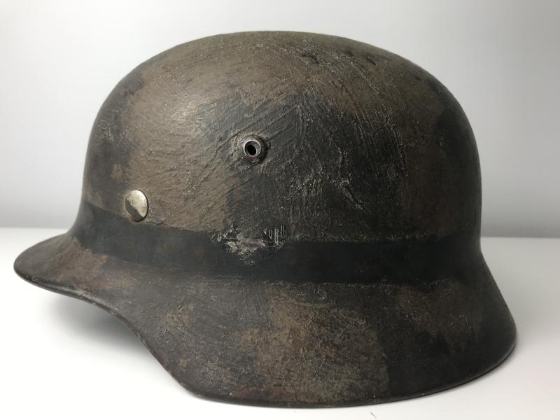 Chase Militaria | WW2 GERMAN Q64 M35 DD TWO-TONED CAMO HELMET