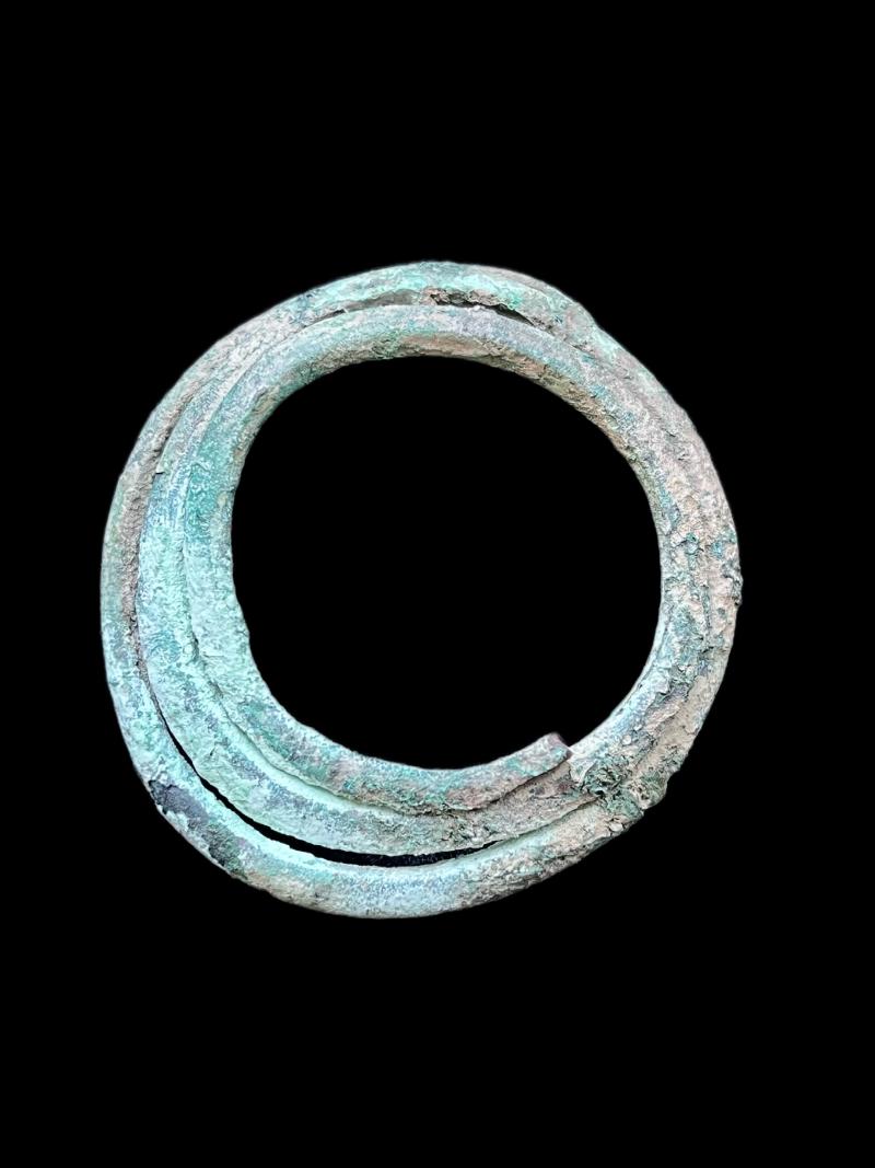 8TH-11TH CENTURY VIKING WOMAN TWISTED BANGLE