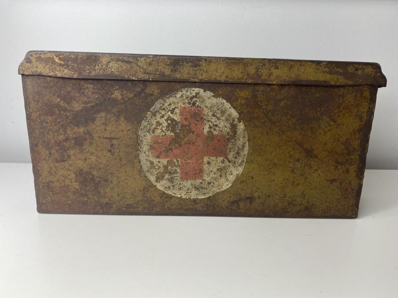 WW2 GERMAN AFRIKA KORP MEDICS AMMO TIN