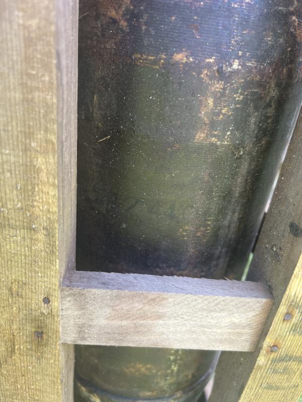WW2 GERMAN 15.2CM HOWITZER SHELL IN CRATE (INERT)