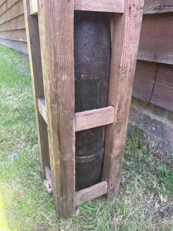 WW2 GERMAN 15.2CM HOWITZER SHELL IN CRATE (INERT)