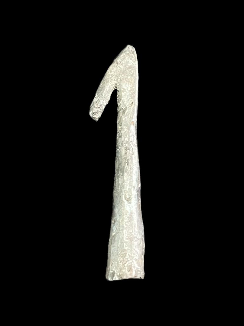 MEDIEVAL HALF SWALLOW ARROW HEAD