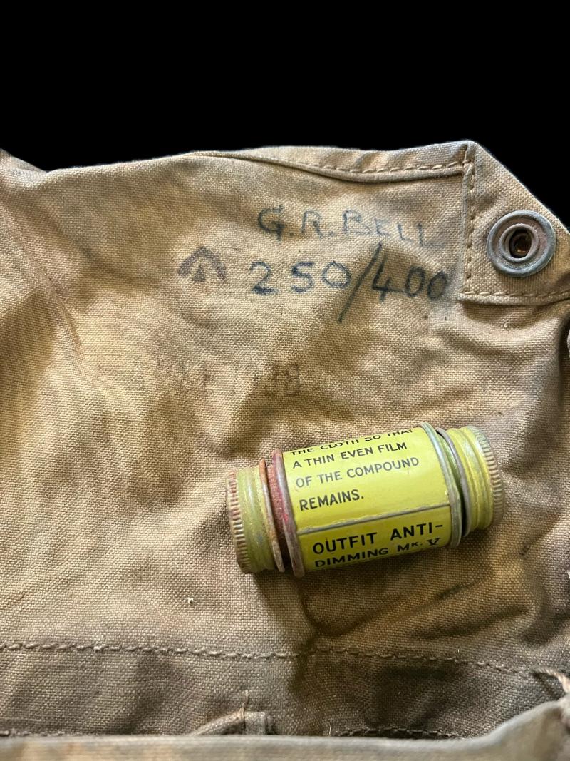 WW2 BRITISH MK.IV GAS MASK WITH FILTER, ANTI DIMMING AND BAG