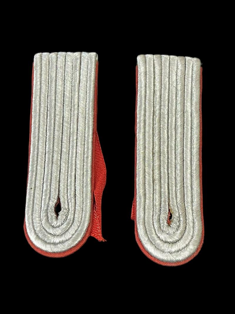 EAST GERMAN OFFICER'S SHOULDER BOARDS