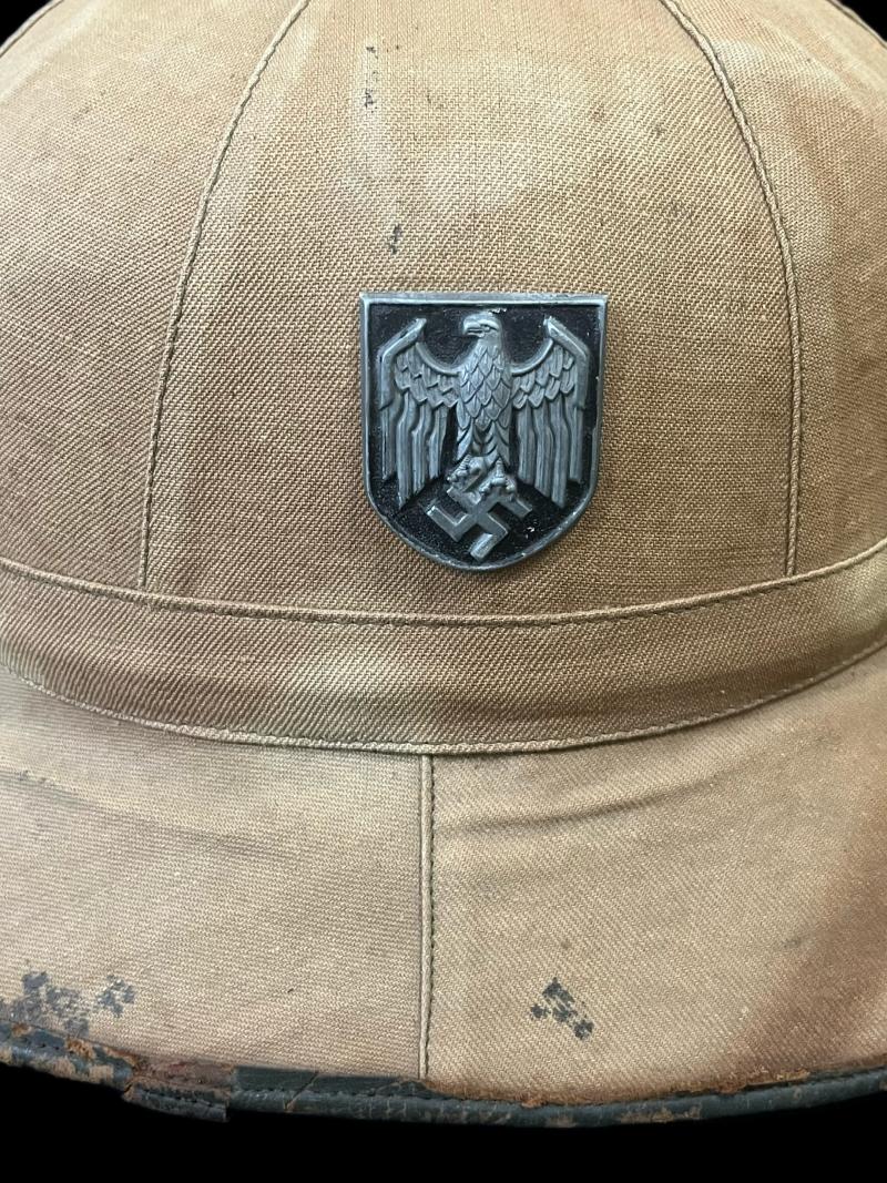 WW2 GERMAN ARMY 1ST PATTERN PITH HELMET