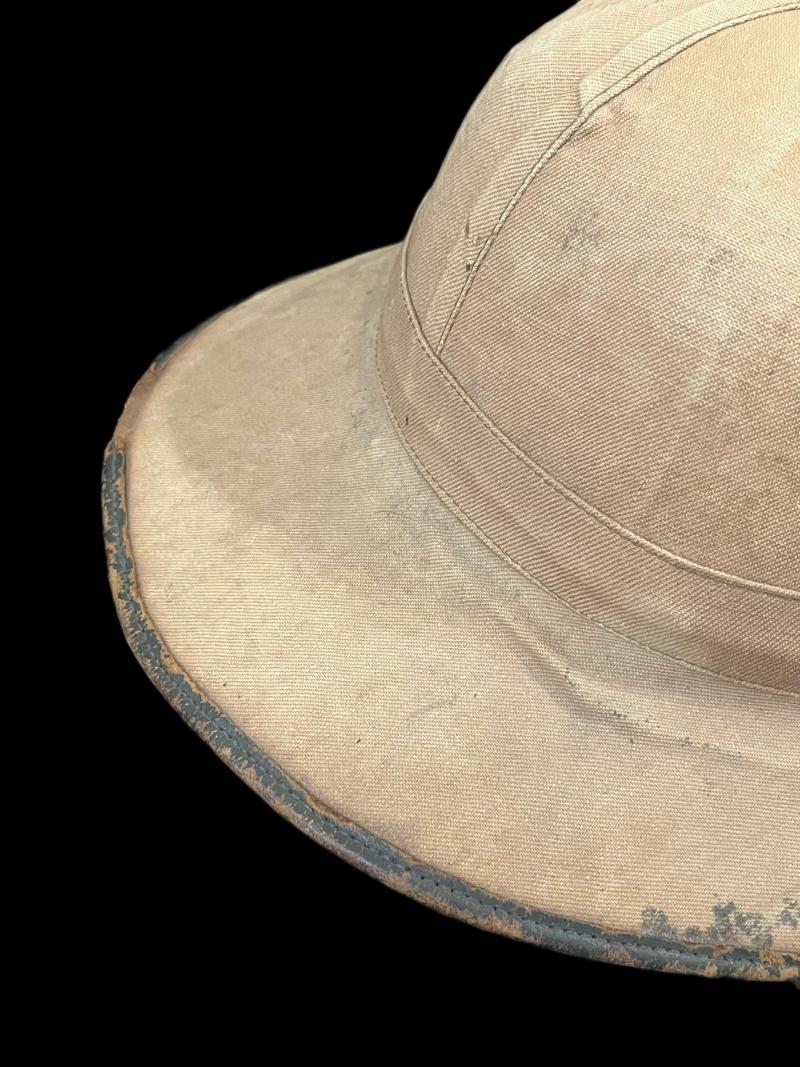 WW2 GERMAN ARMY 1ST PATTERN PITH HELMET