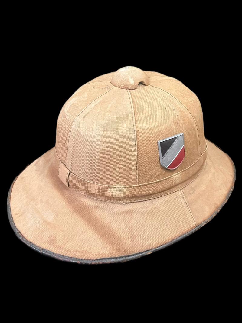 WW2 GERMAN ARMY 1ST PATTERN PITH HELMET